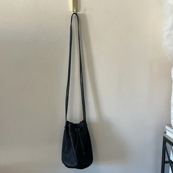 BAGGU Black Leather Bucket Bag - Crossbody - Picture 4 of 9